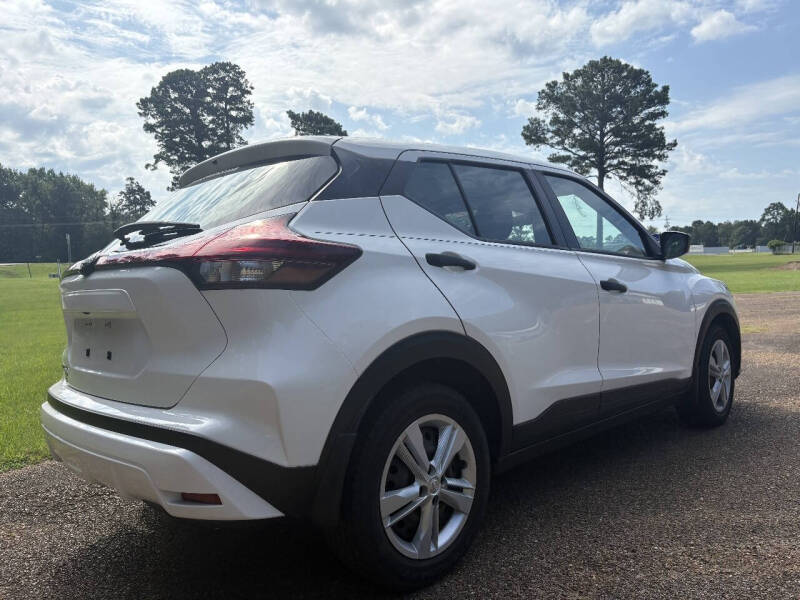 2024 Nissan Kicks S