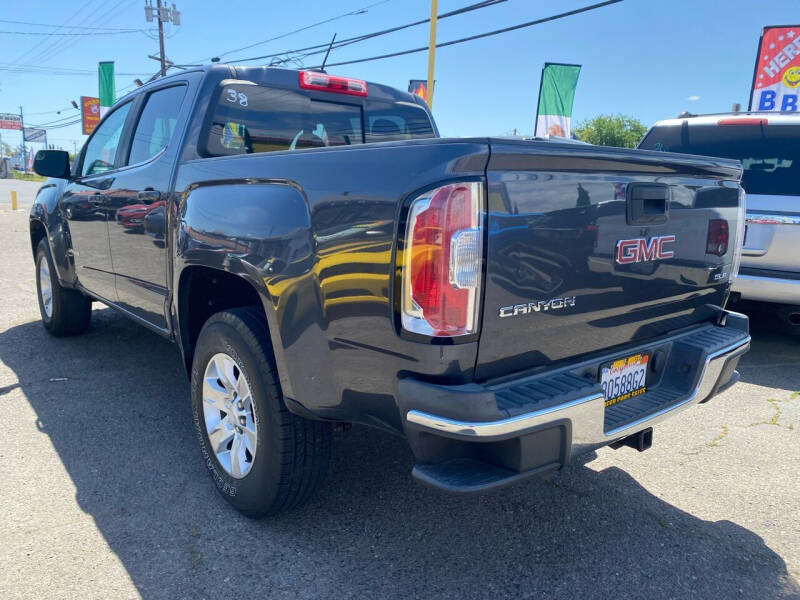 2017 GMC Canyon SLE
