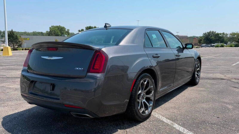 2018 Chrysler 300 S