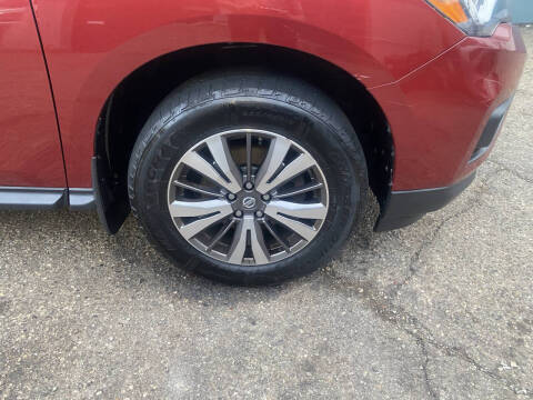 2017 Nissan Pathfinder SL