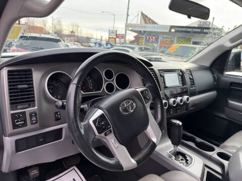 2016 Toyota Sequoia SR5