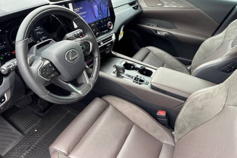 2026 Lexus RX 450h+ Luxury