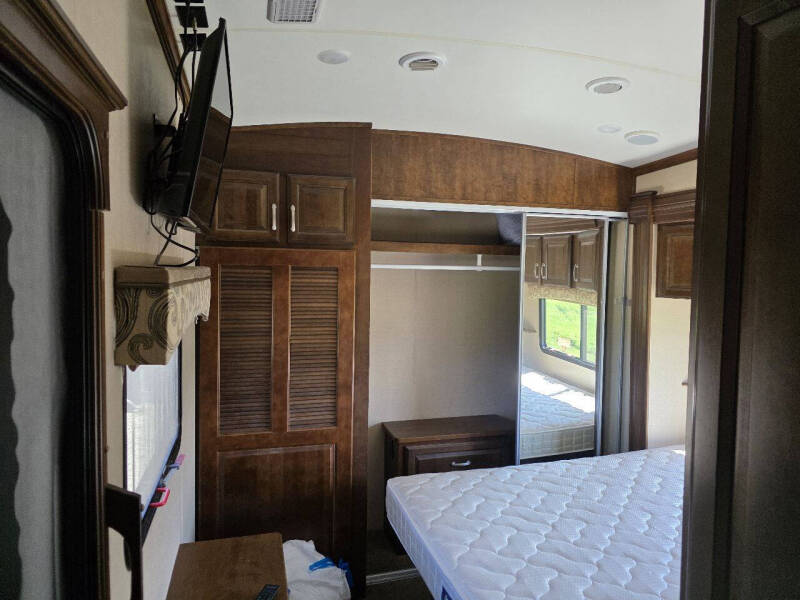 2017 Forest River Cardinal Luxury