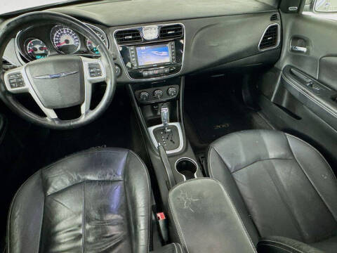 2013 Chrysler 200 Limited