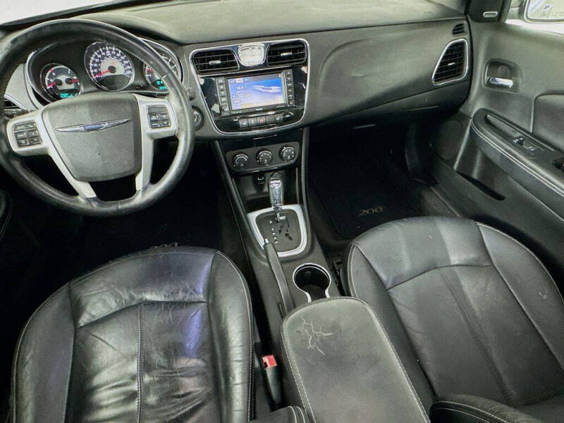 2013 Chrysler 200 Limited