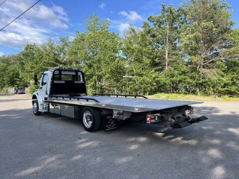 2022 Freightliner M2 106