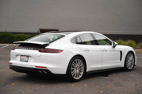 2017 Porsche Panamera 4S