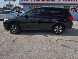 2017 Nissan Pathfinder SV