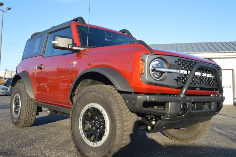 2022 Ford Bronco 2-Door Badlands photo 2