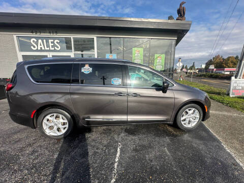 2017 Chrysler Pacifica Touring-L Plus