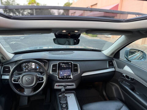 2021 Volvo XC90 T5 Momentum