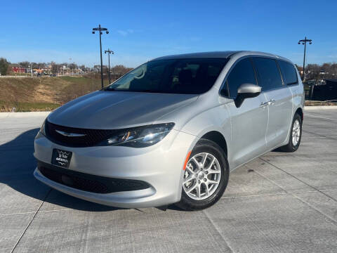 2022 Chrysler Voyager LX