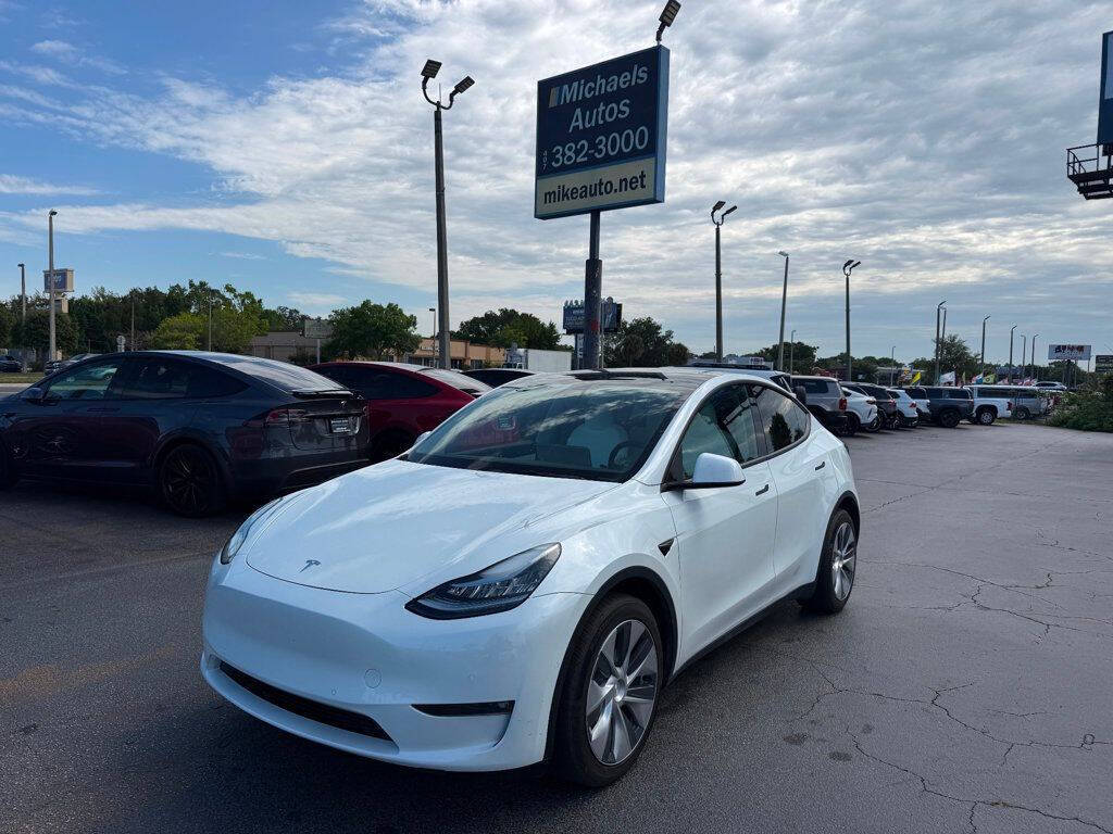 White 2022 Tesla Model Y Long Range AWD Long Range 4dr Crossover 1