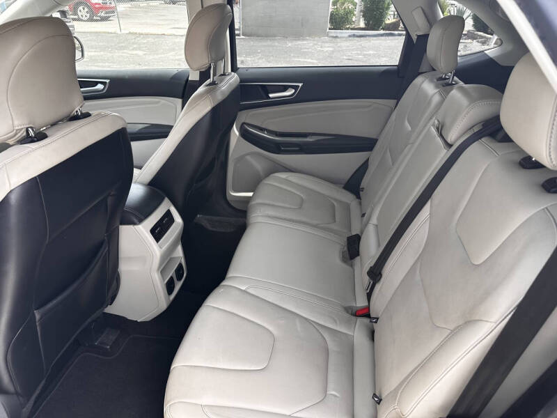 2017 Ford Edge Titanium