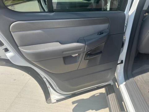 2004 Ford Explorer XLT