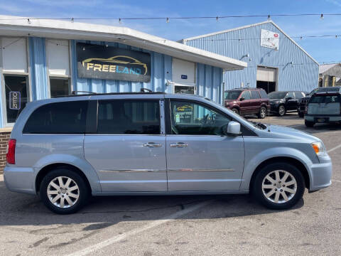 2016 Chrysler Town and Country Touring