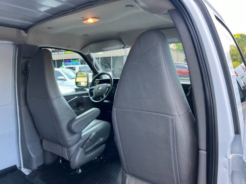 2022 Chevrolet Express 2500