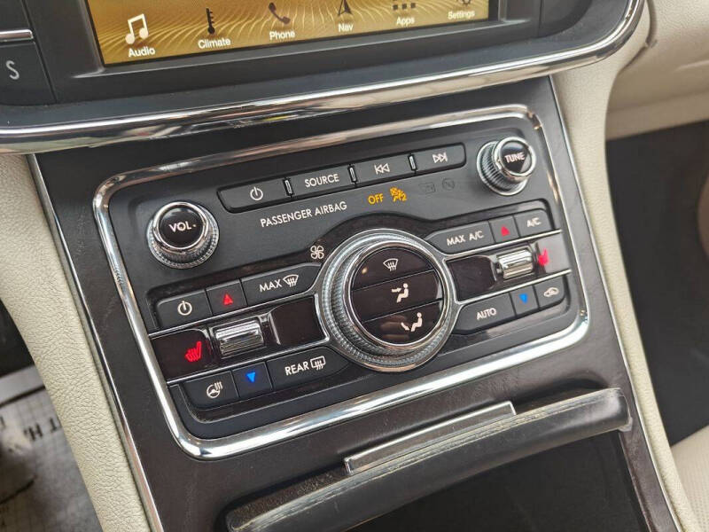 2018 Lincoln Continental Select