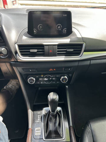 2018 Mazda MAZDA3 Touring