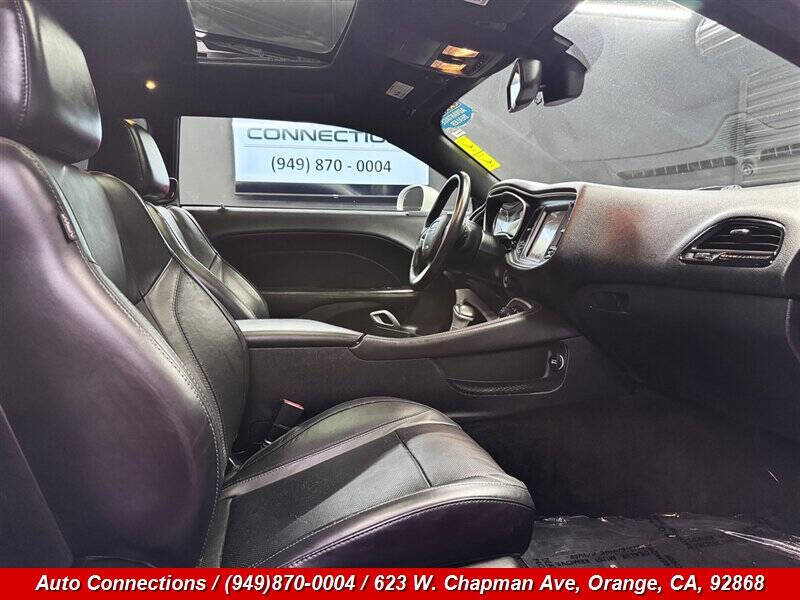 2015 Dodge Challenger SXT Plus