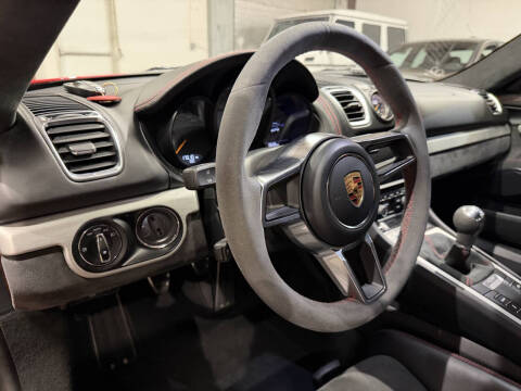 2016 Porsche Cayman GT4