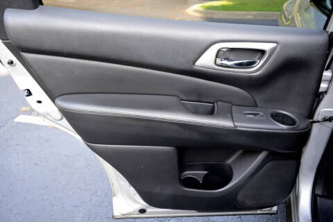 2019 Nissan Pathfinder S