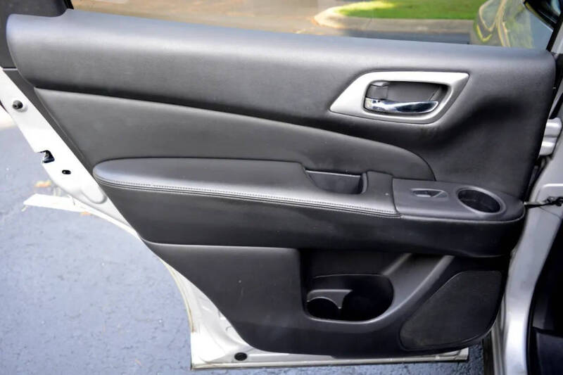 2019 Nissan Pathfinder S