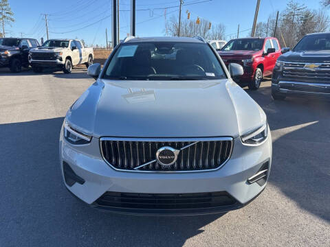 2025 Volvo XC40 B5 Core Bright Theme