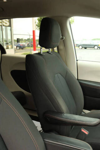 2017 Chrysler Pacifica Touring