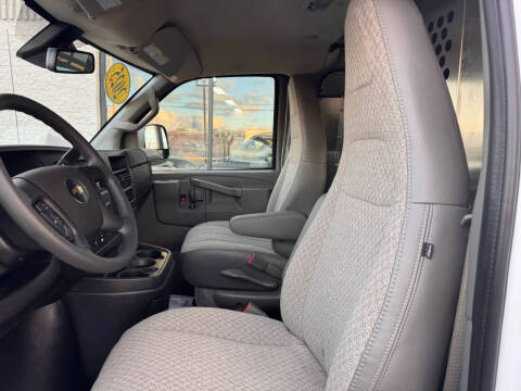 2025 Chevrolet Express 2500