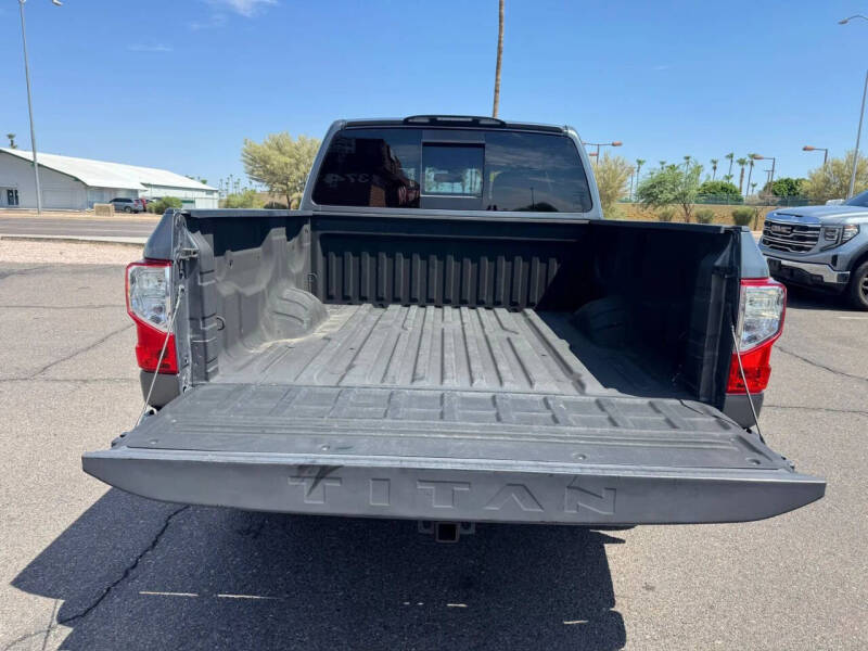 2017 Nissan Titan