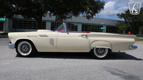 1957 Ford Thunderbird