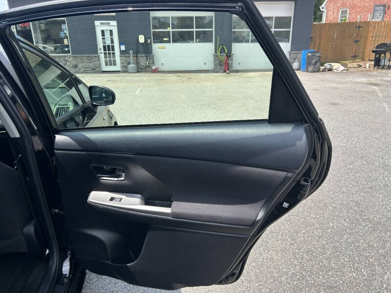 2015 Toyota Prius v Three