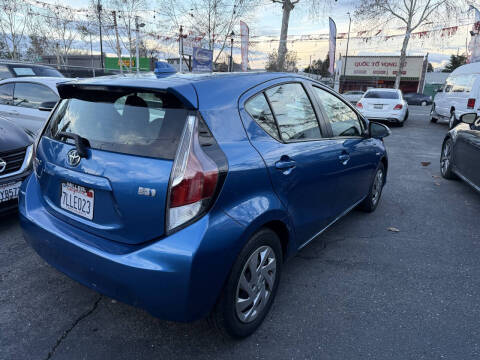 2015 Toyota Prius c Two