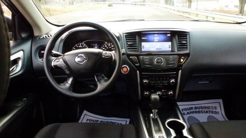 2020 Nissan Pathfinder S