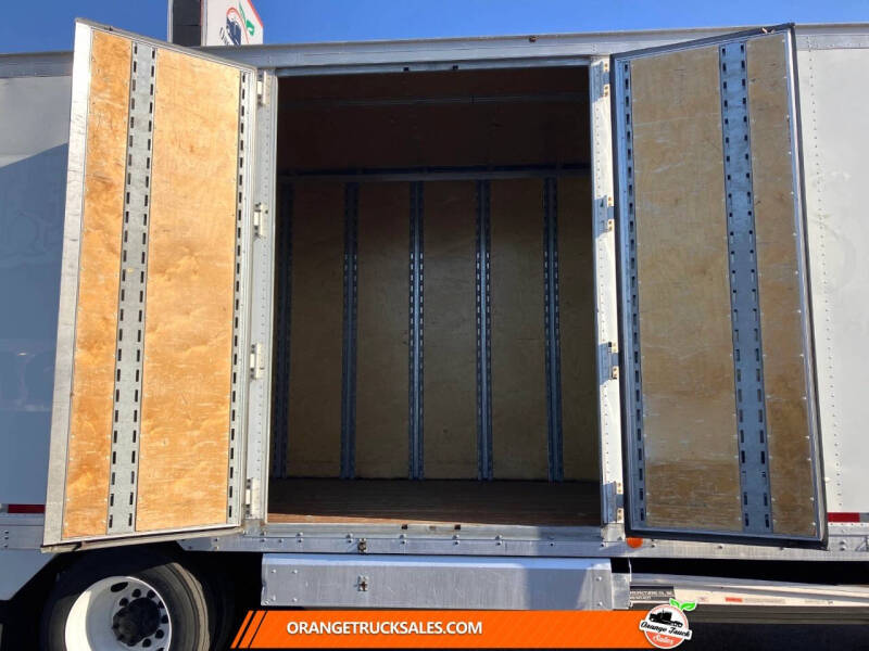 2019 Freightliner M2 106