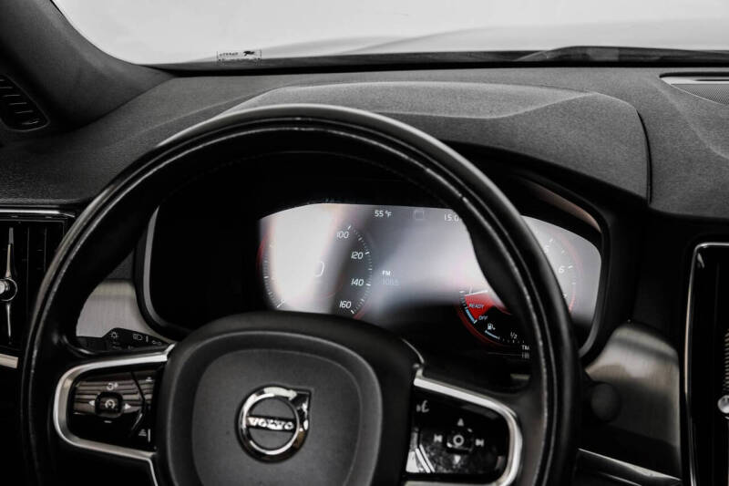 2017 Volvo S90 T6 Momentum