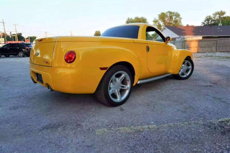 Image 4 of 2004 Chevrolet SSR LS