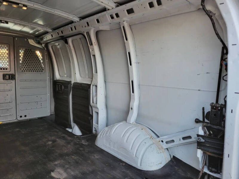 2017 GMC Savana 2500