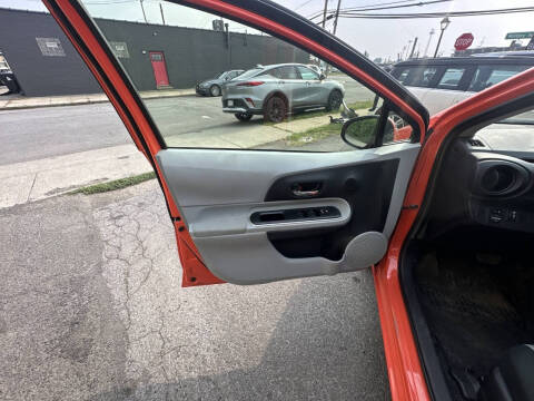 2014 Toyota Prius c Three