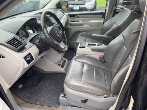 2010 Volkswagen Routan SEL Premium