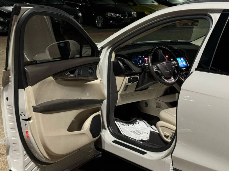 2019 Lincoln Nautilus Reserve