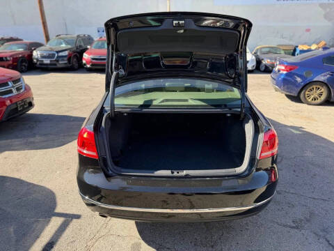 2012 Volkswagen Passat SEL Premium PZEV