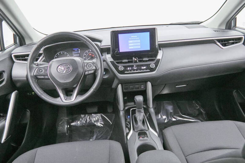 2025 Toyota Corolla Cross LE