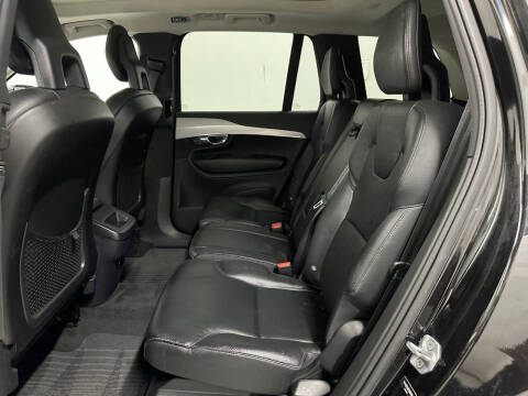 2016 Volvo XC90 T5 Momentum