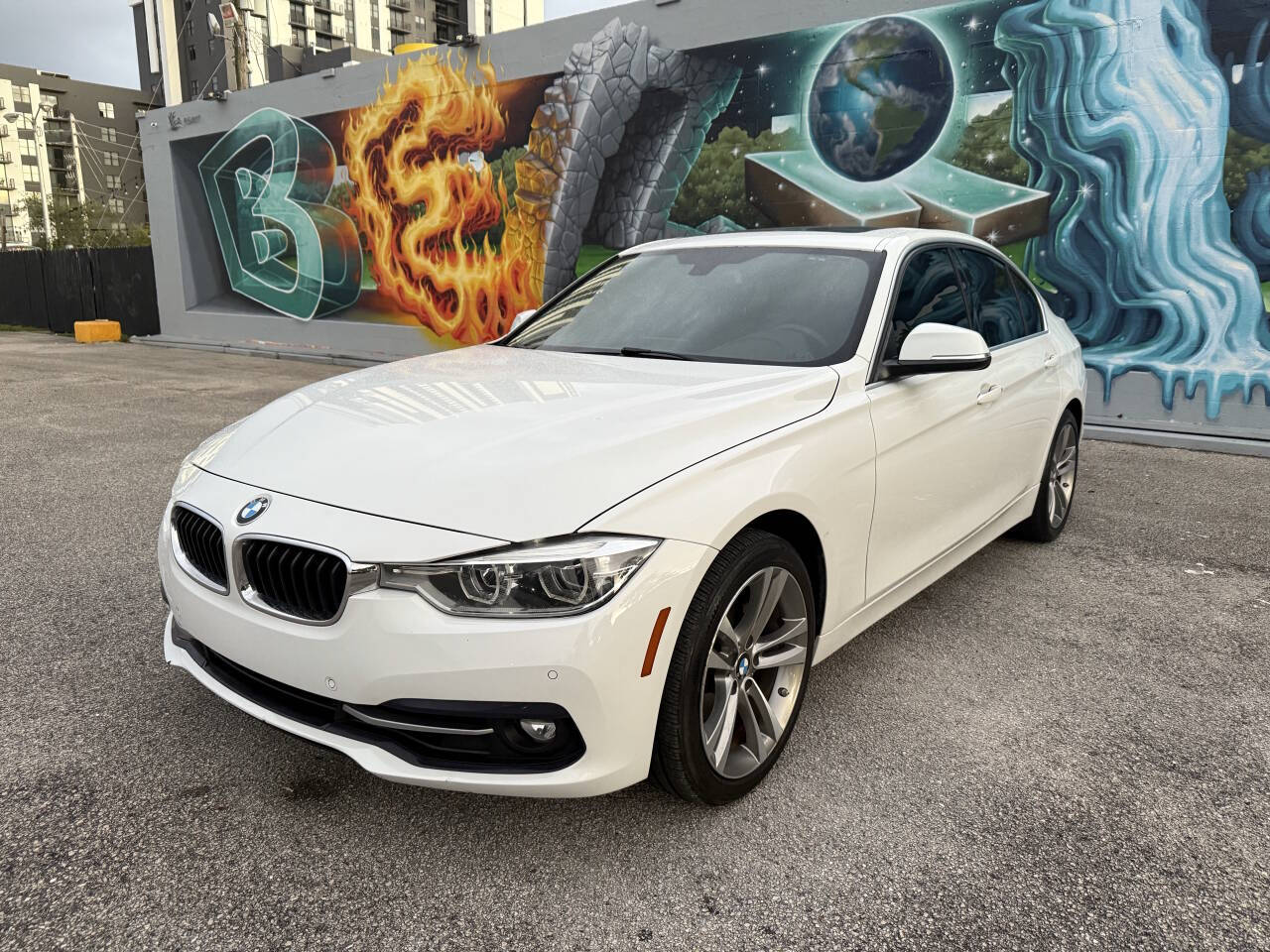 2017 BMW 3 Series 330i 4dr Sedan's photo