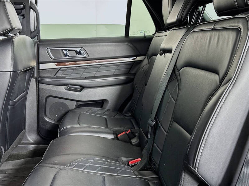 2017 Ford Explorer Platinum