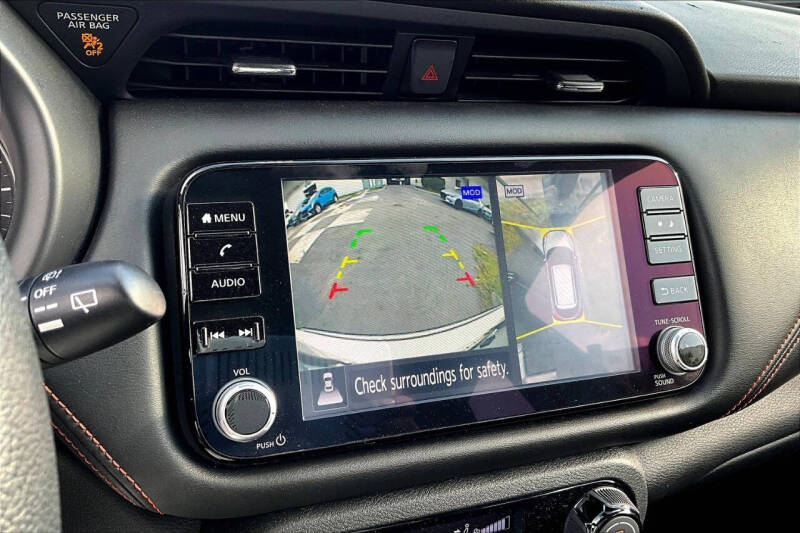 2022 Nissan Kicks SR