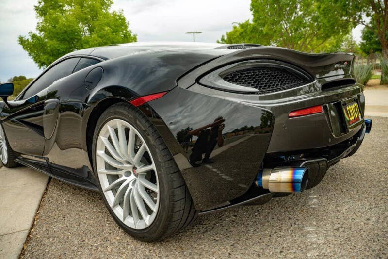 2017 McLaren 570GT