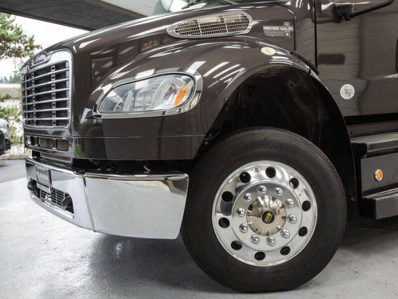 2018 Freightliner M2 106